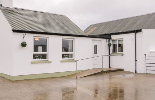 Carndonagh Cabaña | FINTAN'S, family friendly in Carndonagh, County Donegal