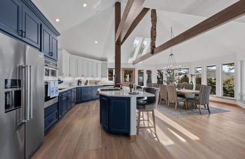Gold Beach Casa | Pirate Cove Retreat - Epic Ocean Views, Beach Path