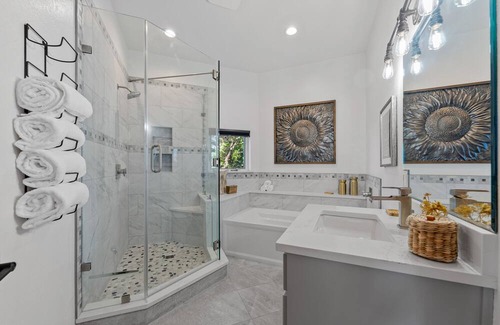 Gold Beach Casa | Pirate Cove Retreat - Epic Ocean Views, Beach Path