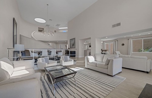 Spanish Trails Villa | Breathtaking Stunning View! Villa Home with a pool on a Golf Course! 30 day Min