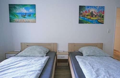 Marxloh Casa | Neu Sanierte Monteurzimmer 1-8 Personen