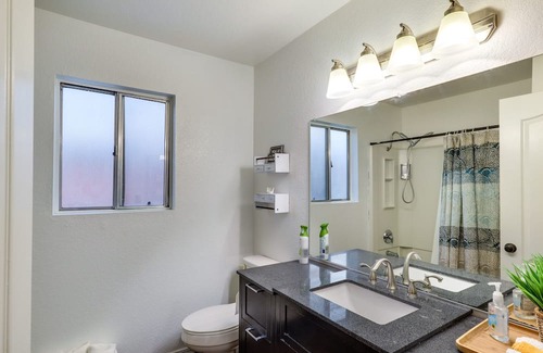 Laughlin Casa | Laughlin Retreat w/ Pool: 2 Mi to Big Bend!