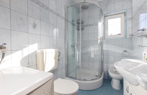 Buzdohanj Casa | Welcome to this bright and family-friendly vacation home in Cavle.