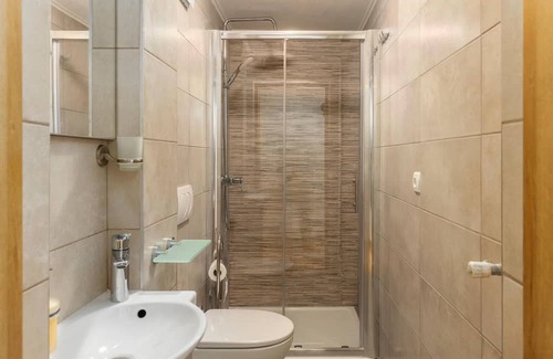 Buzdohanj Casa | Welcome to this bright and family-friendly vacation home in Cavle.