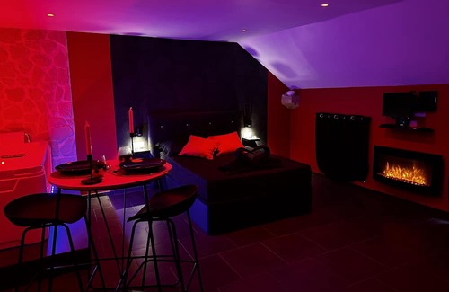 Le Val-d'Ajol Apartamento | Love Room Avec Jacuzzi