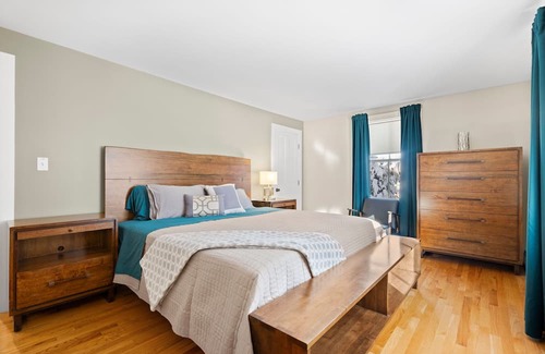 North Andover Casa | "Charming Retreat: Home Away from Home in one of New England's Oldest Towns"