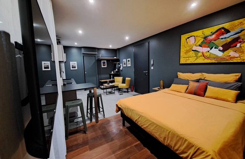 Vieille-Toulouse Apartamento | Studio Design, Terrasse et Belle Vue, Cuisine, Douche à L'italienne no2
