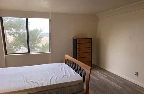 Northeast Reno Condominio | One Bedroom Executive Condo Close to UNR and TMCC