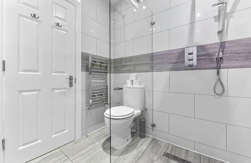 Seven Sisters Apartamento | Serene Escape: Stylish and Cozy 2BR Flat