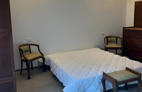 Invorio Apartamento | Holiday Apartment 'La Casina Tra I Laghi' with Private Garden and Wi-Fi