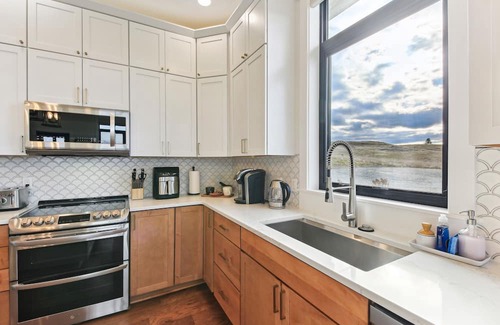 Eureka Cabaña | Modern Eureka Getaway 1 Mi to Main St!