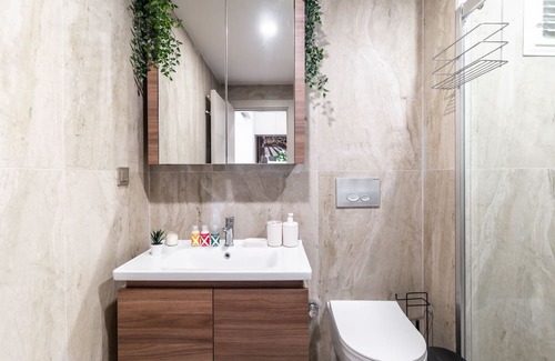 Lara Apartamento | Central Studio w Balcony 10 min to Lara Beach