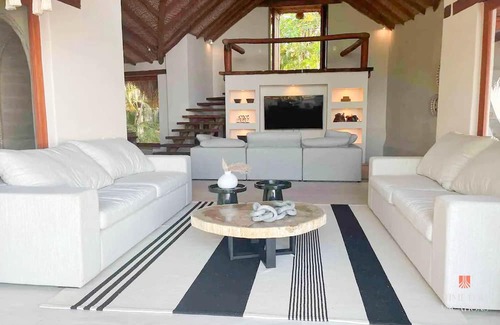 Ixtapa Casa | NEW Luxe Oceanview Villa, Private Beach, Pool, BBQ