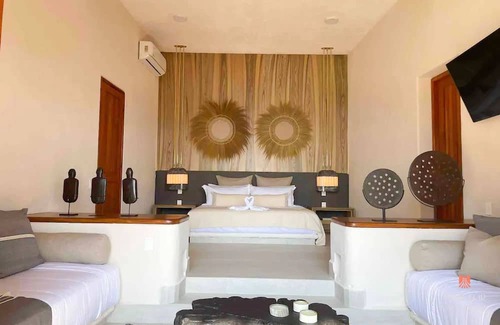Ixtapa Casa | NEW Luxe Oceanview Villa, Private Beach, Pool, BBQ