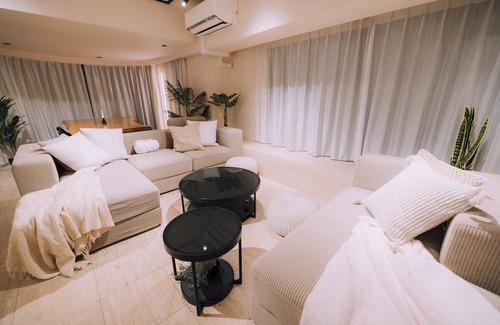 Shibuya Villa | 渋谷から徒歩10分の静かな通りにある、屋上付きの豪華な4階建ての家。