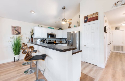 Leeward Sands Casa | Sleeps 9! Pet friendly!
