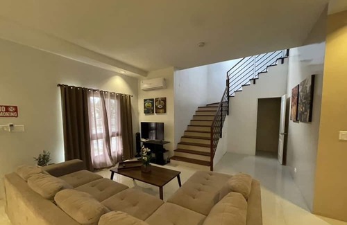 Tamuning Casa | [STVR Unit Certificate Number : 2023-002] - RuRu Haus Spacious/Cozy Entire Haus