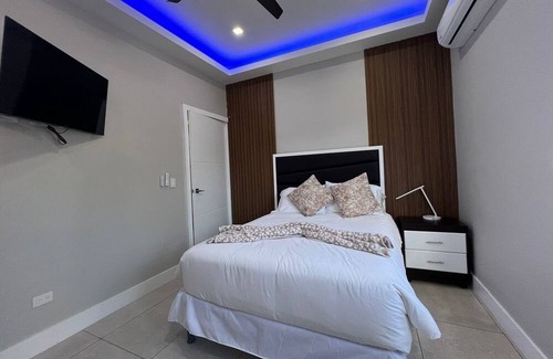 Santa Ana Casa | Perfect for your Family / Friends Casa Sol