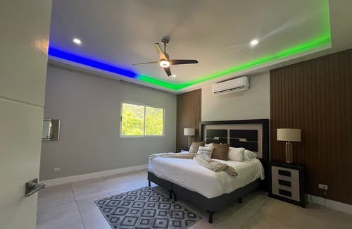 Santa Ana Casa | Perfect for your Family / Friends Casa Sol