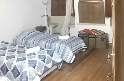 Coimbra City Centre Casa | Homerez - Big house for 18 ppl. at Coimbra
