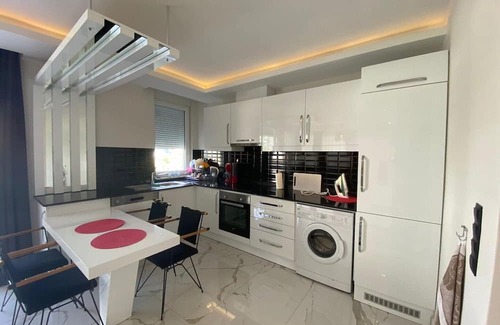 Kestel Apartamento | Luxury Apartment Kestel with shared pool, sauna & hot tub