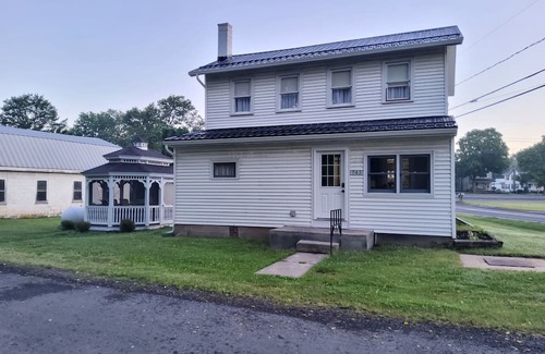 Laurelton Casa | White house walking distance to Penn's Creek and Bald Eagle State Forest.