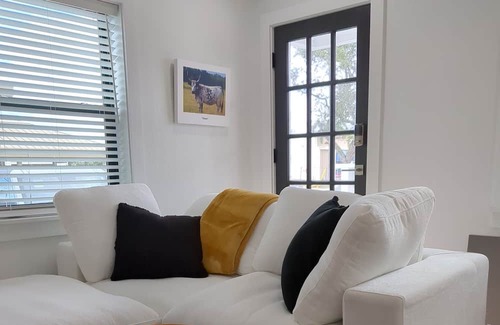 West 1st Street Cabaña | Retreat, Relax, Roam in downtown Ft. Myers, Florida. Cozy Unit for two!