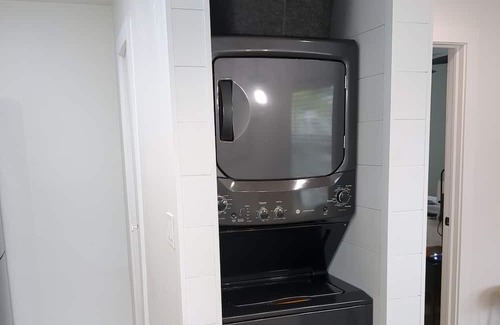 West 1st Street Cabaña | Retreat, Relax, Roam in downtown Ft. Myers, Florida. Cozy Unit for two!