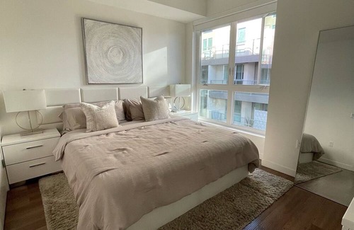 Glendale Apartamento | Cozy Family Retreat by Magic Mountain - Timeless Charm Awaits