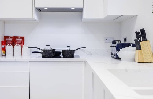 Gerrards Cross Casa | Lux Smart Home | New Build | Parking | Families