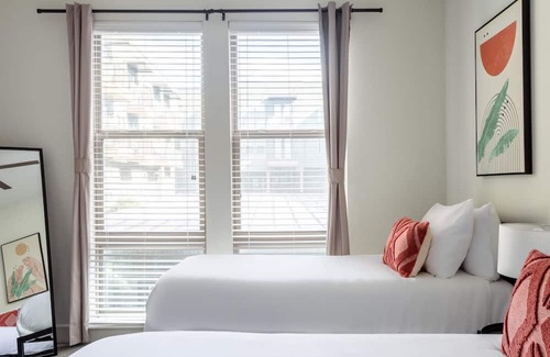 Northeast Dallas Villa | Kasa | Family Friendly Space Minutes to Echo Theatre & Nightlife | Dallas