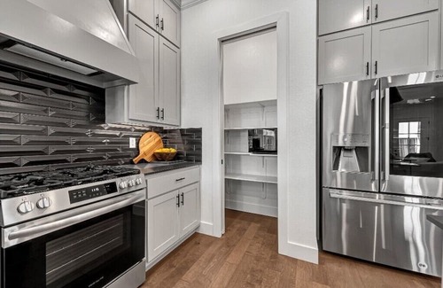 Bentonville Casa | New Furnished Home 4BR 2B Lg K, close to Corp and Region offices.