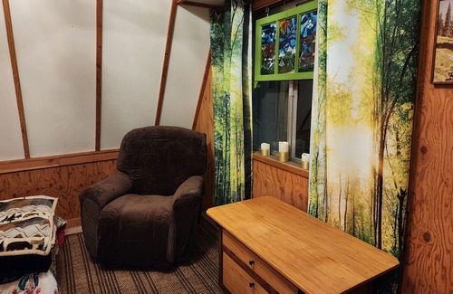 McKenzie Bridge Casa | Forest Immersion! Cozy A Frame in a park-like setting!
