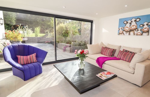 Cuddington Cabaña | LOWER MILL, family friendly, with open fire in Cuddington, Cheshire