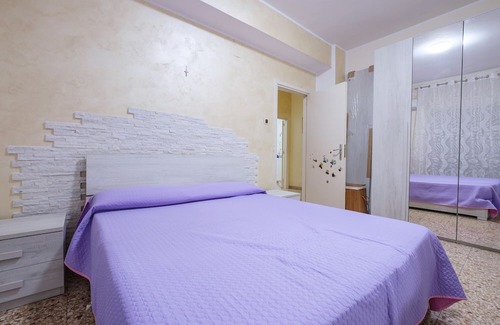 Mili San Pietro Apartamento | Apartment 'Aurora Inn' with Balcony, Wi-Fi and Air Conditioning