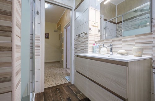 Mili San Pietro Apartamento | Apartment 'Aurora Inn' with Balcony, Wi-Fi and Air Conditioning