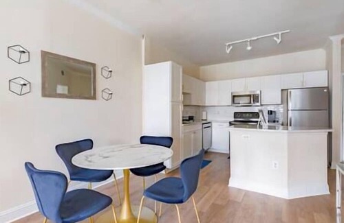 Houston Apartamento | *Retreat With Patio And Gym & Pool + Parking*