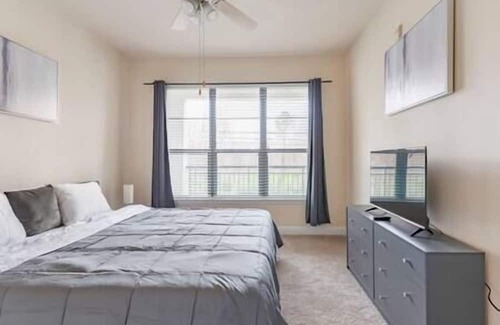 Houston Apartamento | *Retreat With Patio And Gym & Pool + Parking*