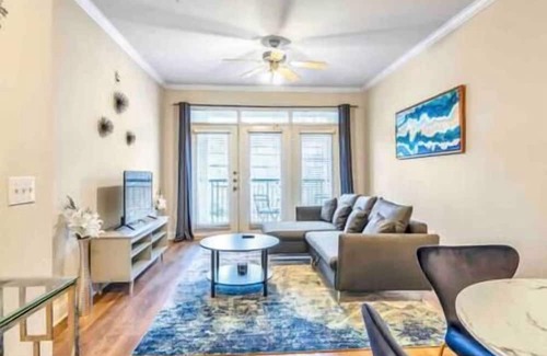 Houston Apartamento | *Retreat With Patio And Gym & Pool + Parking*