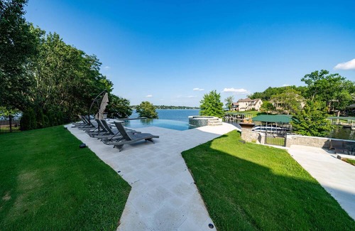 Lakewood Casa | Lakeview Haven Pool, Spa, Gym, Games, Stunning Views! Your Dream Vacation Awaits
