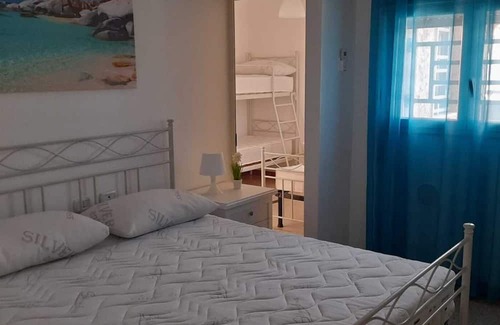 Marina di Lizzano Apartamento | Apartment "Villa Rifla Attico" with Sea View, Private Terrace & Wi-Fi
