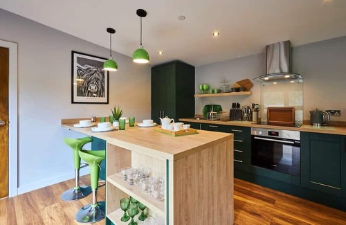 South Charlton Cabina | Host & Stay | Forest Green Lodge