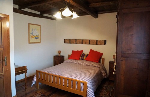Castelraimondo Villa | Manor villa surrounded by greenery
