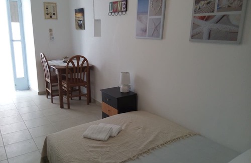 Poros Apartamento | Charming and brand new central Studio on Poros