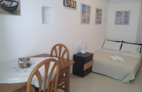 Poros Apartamento | Charming and brand new central Studio on Poros