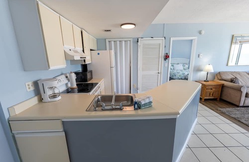 Myrtle Beach Condominio | New Palace Resort, Clean, Pools, High Floor, View!