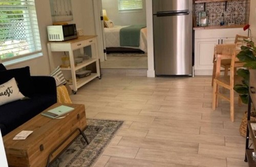 Coral Way Cabaña | The Cottage