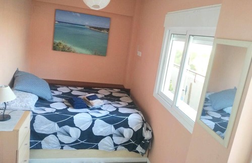 La Linea de la Concepcion Apartamento | Homerez - Appartement 500 m away from the beach for 5 ppl. with sea view