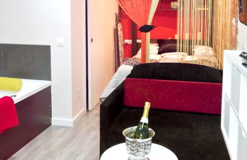 Ubrique Apartamento | Homerez - Beautiful apartement for 2 ppl. with jacuzzi at Ubrique