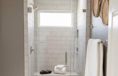 Montgomery Cabaña | Cozy Home in Montgomery Near Wedding Venues